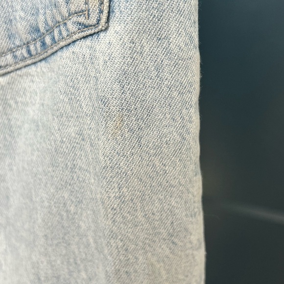 Vintage High-Rise Light Wash Mom Jeans - Picture 6 of 8